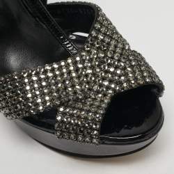 مملوكة مسبقًا Gina Size 40.5 Black Patent Leather Crystal Embellished T-Strap Platform Sandals