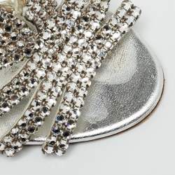 مملوكة مسبقًا Gina Size 39 Silver Leather Crystal Embellished Slide Sandals