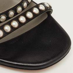 Pre Owned صندل جينا مزخرف مسطح بأسود ساتان مع سيور مقاس 38.5