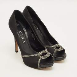 مملوكة مسبقًا Gina Size 40.5 Black Satin Crystal Embellished Pumps
