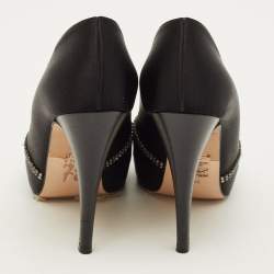 Pre Owned حذاء كعب عالي جينا مزخرف بكريستال و بنعل سميك و بمقدمة مفتوحة ساتان أسود مقاس 39