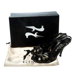 Pre Owned صندل جينا جلد ثعبان أخضر ميتاليك بحزام للكاحل مقاس 38