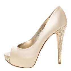 مملوكة مسبقًا حذاء كعب عالي جينا نعل سميك مقدمة مفتوحة كعب مزخرف كريستال جينا ساتان بيج مقاس 39.5