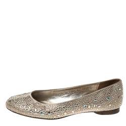 Pre Owned حذاء باليرينا فلات جينا مزخرف بكريستال ساتان بيج مقاس 39.5
