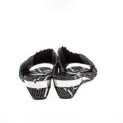 Pre Owned صندل سلايد جين مقدمة مفتوحة مزخرف سويدي مزخرف أسود مقاس 39