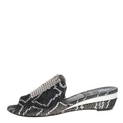 Pre Owned صندل سلايد جين مقدمة مفتوحة مزخرف سويدي مزخرف أسود مقاس 39