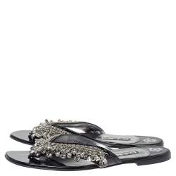 مملوكة مسبقًا Gina Black Leather Crystal Embellished Thong Flats Size 40.5