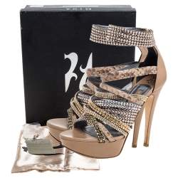 Pre Owned صندل جينا مزخرف بالكريستال ونعل سميك وأسورة كاحل جلد بيج وحواف جلد الثعبان مقاس 38