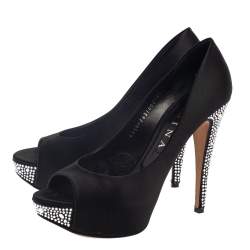 مملوكة مسبقًا حذاء كعب عالي جينا "جينا" مقدمة مفتوحة مزخرف ساتان أسود مقاس 40.5