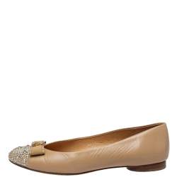 Pre Owned حذاء باليرينا فلات جينا سويدي بيج وجلد مزخرف كريستال مقاس 39.5