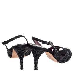 مملوكة مسبقًا صندل جينا جلد أسود مزخرف كريستال بحزام للكاحل مقاس 38