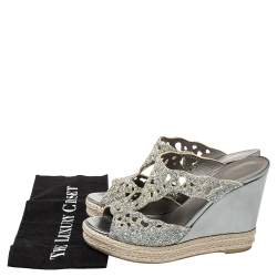 Pre Owned صندل كعب روكي جينا نعل سميك غليتر فضي مقاس 38