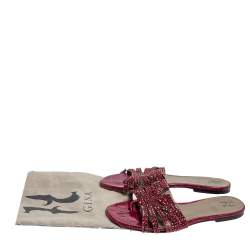 Pre Owned صندل سلايد جينا فلات جلد وردي مزخرف بالكريستال مقاس 38