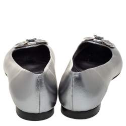 Pre Owned Gina Metallic Silver Leather And Satin Crystal Embellished Cap Toe Bow Ballet Flats Size 42