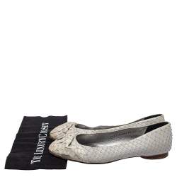 مملوكة مسبقًا حذاء باليرينا فلات جينا جلد ثعبان رصاصي مقاس 38.5