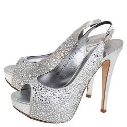 Pre Owned صندل جينا ساتان رصاصي مزخرف كريستال بحزام للكاحل نعل سميك مقاس 37