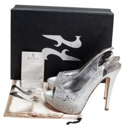 Pre Owned صندل جينا ساتان رصاصي مزخرف كريستال بحزام للكاحل نعل سميك مقاس 37