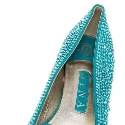 Pre Owned حذاء لوفرز جينا ساتان أزرق مزخرف كريستال مقاس 39 