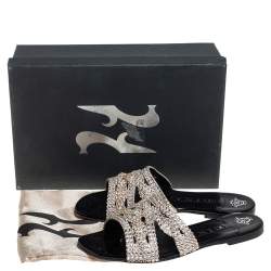 مملوكة مسبقًا صندل جينا جلد أسود زخرفة كريستال مقاس 38