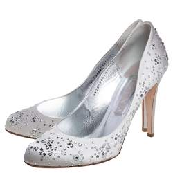 مملوكة مسبقًا Gina Silver Satin Audrey Crystal Embellished Pumps Size 40.5