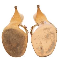 Pre Owned صندل سلايد جينا جلد ذهبي مزخرف كريستال مقاس 39.5