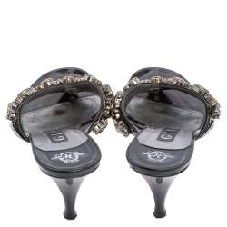 Pre Owned صندل سلايد جينا جلد لامع أسود مزخرف كريستال مقاس 39.5