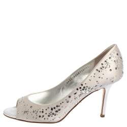 Pre Owned حذاء كعب عالي جينا مقدمة مفتوحة مزخرف كريستال ساتان رصاصي فاتح مقاس 40.5