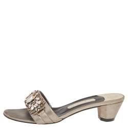 Pre Owned صندل سلايد جينا جلد رصاصي مزخرف مقاس 38