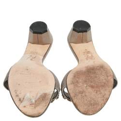 Pre Owned صندل سلايد جينا جلد رصاصي مزخرف مقاس 38