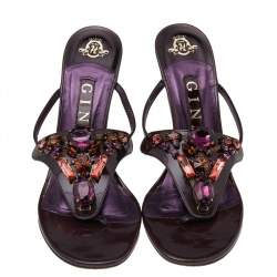 مملوكة مسبقًا Gina Burgundy Patent Leather Crystal Embellished Thong Sandals Size 38.5