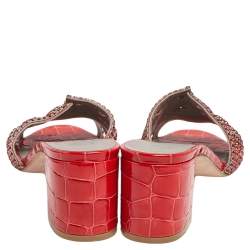 Pre Owned صندل سلايد جينا كعب عريض زخرفة كريستال روديو جلد لامع نقش تمساح أحمر مقاس 38