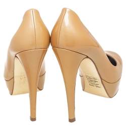 مملوكة مسبقًا Gina Beige Patent Leather Round Toe Platform Pumps Size 36.5