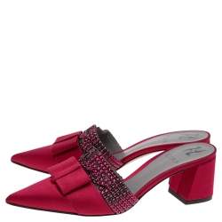 مملوكة مسبقًا Gina Red Satin Embellished Sandals Size 38