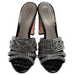 Pre Owned حذاء  سلايدز جينا مزخرف كريستال جلد لامع نقش تمساح أسود مقاس 36.5