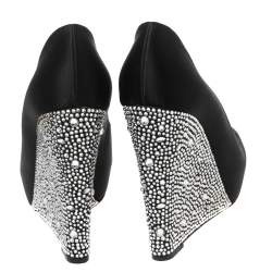 Pre Owned حذاء كعب عالي جينا بيلي مزخرف كريستال  كعب روكي  مقدمة مفتوحة و نعل سميك ساتان أسود مقاس 39.5