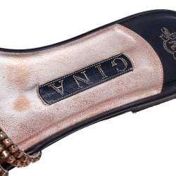 Pre Owned صندل جينا فلات جلد بنفسجي / أسود مزخرف كريستال مقاس 38.5