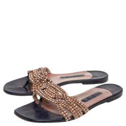 Pre Owned صندل جينا فلات جلد بنفسجي / أسود مزخرف كريستال مقاس 38.5