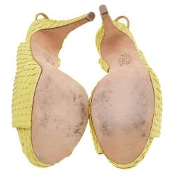 مملوكة مسبقًا صندل جينا جلد ثعبان أصفر فتحة كعب ونعل سميك مقدمة مفتوحة مقاس 37.5