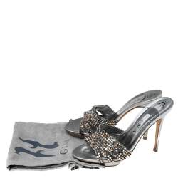 Pre Owned صندل سلايد جينا جلد رصاصي ميتاليك مزخرف كريستال نعل سميك مقاس 39