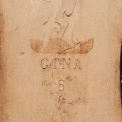 مملوكة مسبقًا صندل جينا سلايد جلد أسود لامع مزخرف كريستال مقاس 39