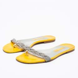 Pre Owned صندل فلات جينا أصفر لامع  مزين بالكريستال مقاس 39.5