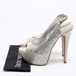 Pre Owned صندل جينا ساتان مزخرف كريستال رصاصي فتحة كعب نعل سميك مقدمة مفتوحة مقاس 38.5