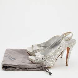 مملوكة مسبقًا Gina Light Grey Satin Crystal Embellishment Slingback Sandals Size 39