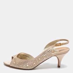 Pre Owned صندل جينا ساتان ذهبي مرصع كريستال فتحة كعب مقاس 39.5