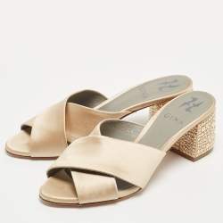 Pre Owned صندل سلايد جينا ساتان بيج مزخرف كريستال مقاس 36.5