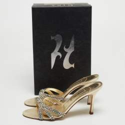 مملوكة مسبقًا Gina Gold Crystal Embellished Leather Knotted Slide Sandals Size 39.5