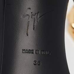 مملوكة مسبقًا صندل جوسيبي زانوتي أنتريغو جلد أسود لامع بسلسلة مقاس 36