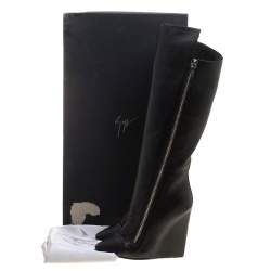 Pre Owned بوت للركبة جوسيبي زانوتي غواز جل د أسود وبطانة فرو مقاس 37