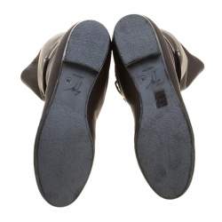 مملوكة مسبقًا Giuseppe Zanotti Brown  Leather Logo Plaque Flat Over the Knee Boots Size 38