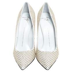 Pre Owned حذاء كعب عالي جوسيبي زانوتي "ايستير" مزخرف مرصع و بمقدمة مدببة جلد أبيض مقاس 39.5